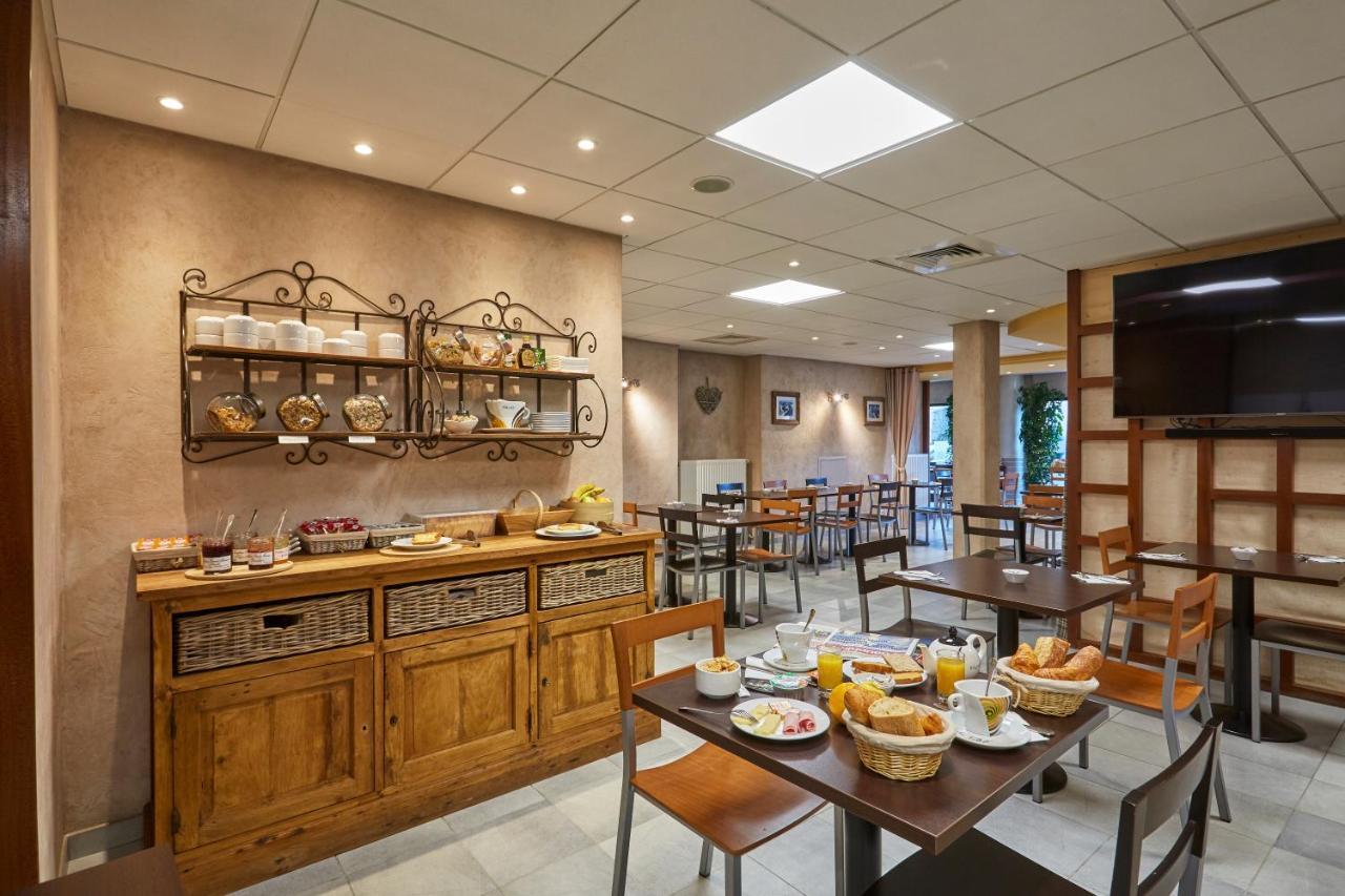 Cit'Hotel Le National Cluses Bagian luar foto