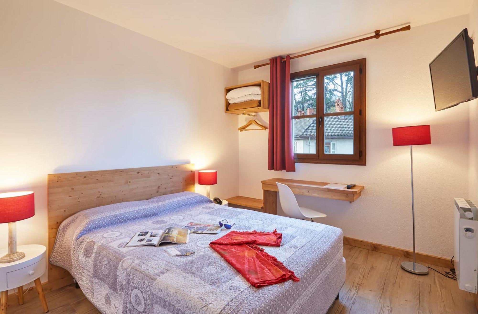 Cit'Hotel Le National Cluses Bagian luar foto