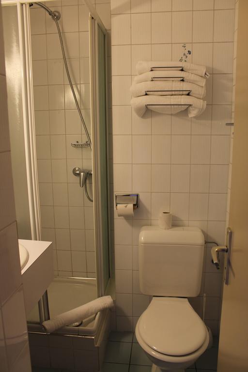 Cit'Hotel Le National Cluses Ruang foto