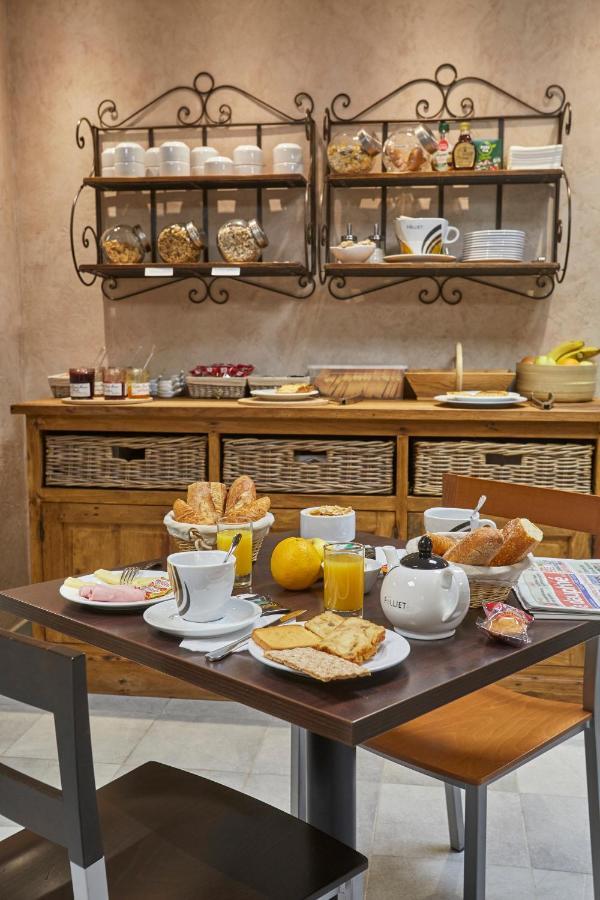 Cit'Hotel Le National Cluses Bagian luar foto